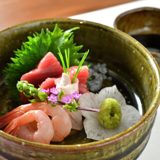 京都"伊根"の漁港から直送される、旬の美味しさ。