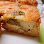 スーリープー - キッシュ(ブロッコリー＆アンチョビ)