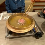 黒豚料理 あぢもり - 薔薇の花をしゃぶしゃぶする