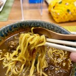 チャミのカレー - 黄色のカレーそば：モチモチの中華麺です