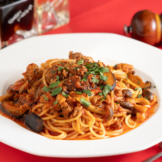 For dinner, enjoy our signature authentic [pasta & pizza] with its aroma and texture.