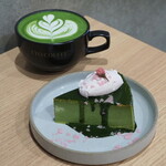 リットコーヒー&ティースタンド - さくら餡の濃厚抹茶プリン（650円） オリジナルブレンドの抹茶ラテ（680円）