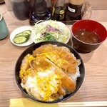 Tonkatsu Sansetsu - かつ丼  サラダ、味噌汁、お新香付き