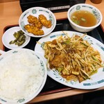 Hidaka ya - ♪特命'sセレクション
                        バクダン炒め定食¥770 大盛¥60
                        とうもろこし香り揚げ¥260