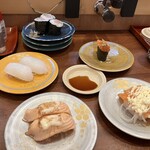 Morimori Sushi - コウイカ、ブリ巻き、オニオンサーモン、焼サーモン