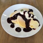 ぶるーべりーガーデンカフェ - ブルーベリーパンケーキ ¥750