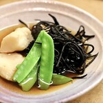 花いち - 生ひじきと蒲鉾と絹さや