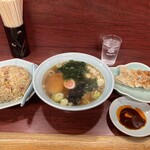 園春 - 半チャ半ワンタンに餃子