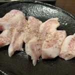 焼肉工房 桜 - 豚トロ