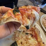 石窯ピザ　フェデリコ - もちもちのピザ生地とトロ〜リのチーズ