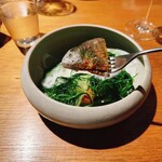 ドンブラボー - 鮎のコンフィ（加賀太きゅうり、シャインマスカット、ヨーグルトソース、おかひじき、ケールパウダーなど）