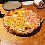 ドンブラボー - ピザ（山利しらす・コーン・マルゲリータ） 