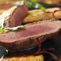 マグレ鴨胸肉のロースト ～ハチミツとコリアンダー～