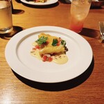 ドンブラボー - 穴子のフリット（チーズ＆セロリのピューレ、フルーツトマト、コリアンダーシードなど） 