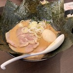 クリーミーTonkotsuラーメン 麺家神明 - 