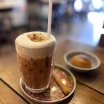 Lhong Tou Cafe - タイのミルクティ Thai Milk Tea