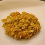 虹吉 - ⑤渡り蟹(愛媛県四阪島産、雌、750g)のリゾット、渡り蟹の蟹味噌&内子載せ
      これも香りが素晴らしい、渡り蟹は傷み易く臭みが出易い、それが身の甘みも内子のコクも抜群なのですから嬉し過ぎます