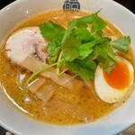 拉麺屋 一匹の鯨 - 料理写真:みそラーメン「王道」900円 大盛り150円