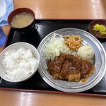 Akamaru Shokudou - ワンタッチランチ(チキンカツ定食)