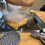 月島もんじゃ・お好み焼き てっぱん - 目に前で調理もんじゃ編