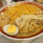 広州市場 - 辛味ネギ塩肉汁雲呑麺　979円