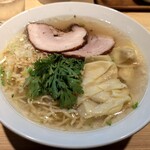 塩らー麺 本丸亭 - 海老ワンタン入り塩らー麺