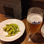 居酒屋 江島家 - お隣さんより枝豆お裾分け！ならばビールで合わせなきゃ。