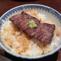 焼肉 にくだらけ - どて煮のタレご飯とハラミが最高の組み合わせ