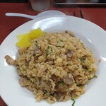 王餃子 - 焼めし（830円）　画像にはありませんが、中華スープもセットで付いてきます。