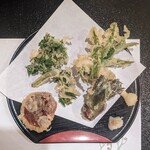 郷土料理ともん - ヤマニンジン、ヤマワサビ、ユキノシタ、ノカンゾウ、ノビル、タラの芽