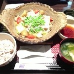 大戸屋   - 四川豚とたっぷり野菜の鍋定食