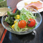 アルモントホテル - 男性サラリーマンを見て“朝だし多いというよりバランス悪すぎや”で追加