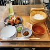 SALON GINZA SABOU - 【信玄鶏の唐揚げ定食】(¥1500)+【かりがね茶 山笑う】(¥650)