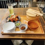 サロン ギンザサボウ - 【信玄鶏の唐揚げ定食】(¥1500)+【かりがね茶 山笑う】(¥650)