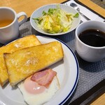 shiki - モーニングセット(税込600円)
①トースト②ハムエッグ③ミニサラダ(レタス&水菜&千切り甘藍&針人参)④コンソメスープ
お飲み物《セットドリンク》①HOT珈琲