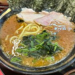 豚骨醤油ラーメン 王道家 柏店 - 