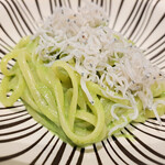 Global French Kitchen 雫 - しらすとジェノベーゼクリームで和えた生麺リングイネ
