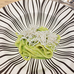 Global French Kitchen 雫 - しらすとジェノベーゼクリームで和えた生麺リングイネ