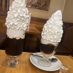 タナカ - 【左】
✧ウインナー珈琲(550えん)【税込価格】
【右】
✧ウインナー珈琲ゼリーバニラ(950えん)✨.ﾟ･*..☆.｡.:*✨.☆.｡.:.+*:ﾟ+｡✨.ﾟ･*..☆.｡.:*✨