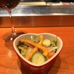 ステーキ 鉄板焼き Teppan&grill R - ちょっとブレイク　サラダです♪