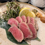 [Medium fatty tuna] Charcoal-grilled chunks of fish (fish)
