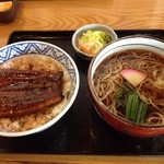 Nambuyashiki - はっ？ご飯が冷たいうな丼…初めて。