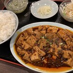 Shunshan - 麻婆豆腐、辛口、ご飯大盛750円