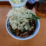 加賀 - 春菊天、600円
      + トッピング 山菜、120円
      。