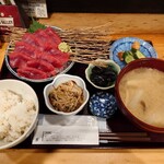 Denden Den - 本日のお魚ランチ:刺し身:マグロ