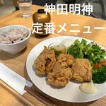 EDOCCO CAFE MASU MASU - これは〜【看板メニュー】にした方が良いと思います♪カリッ！サクッとした食感・アツアツ加減・主張し過ぎない「生姜＆ニンニク」の香味でご飯がすすむヨ(^O^)ノ☆