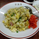 鶴亀 - 五目チャーハン 600円(税込)ニラ玉 400円(税込)(2024年2月16日撮影)