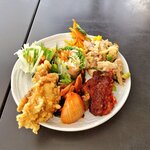 TOMBOY  - このような前菜やお惣菜をビュッフェ形式で食べる事ができます