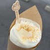 白いクレープのキッチンカー しろのはち。