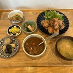 小鉢や わいず - めちゃくちゃ多いおかず　これでご飯おかわり自由で1000円は安い